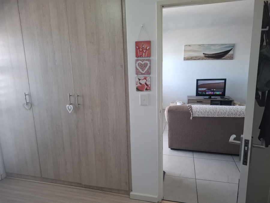 To Let 2 Bedroom Property for Rent in Beachfront Western Cape